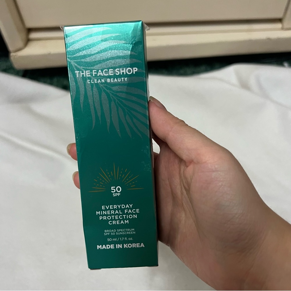 THE FACE SHOP Everyday Mineral Sunscreen SPF 50 spf 03/2026